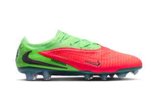 Erling Haaland's Nike Phantom 6 Low Elite FG in a "Hot Punch/Green Strike/Black" color scheme.