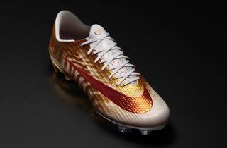 CR7 x Nike Mercurial Superfly 11 "Gold Scorpion" boots. Photo via Nike.