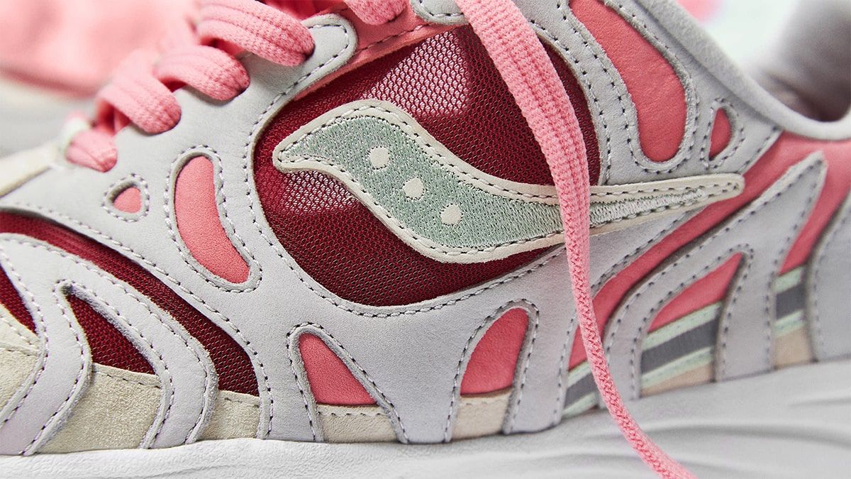 END Goes Cerebral on Saucony Azura 2000 “The Brain