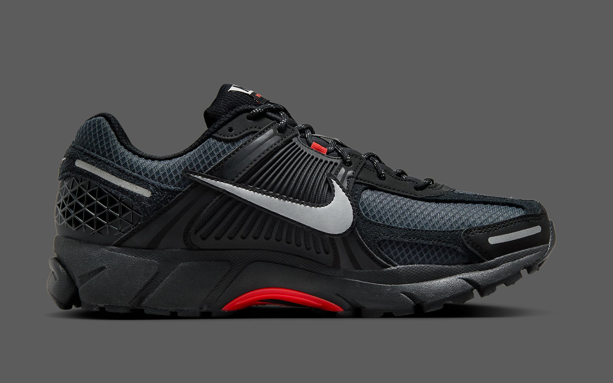 nike zoom vomero 5 black red