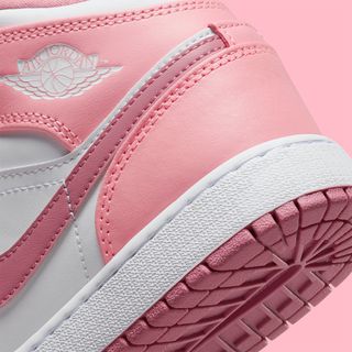 First Looks // Air Jordan 1 Mid “Valentine’s Day” | House of Heat°