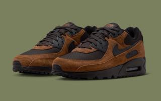 Nike Air Max 90 Premium in a "Light British Tan/Velvet Brown/Black" color scheme.