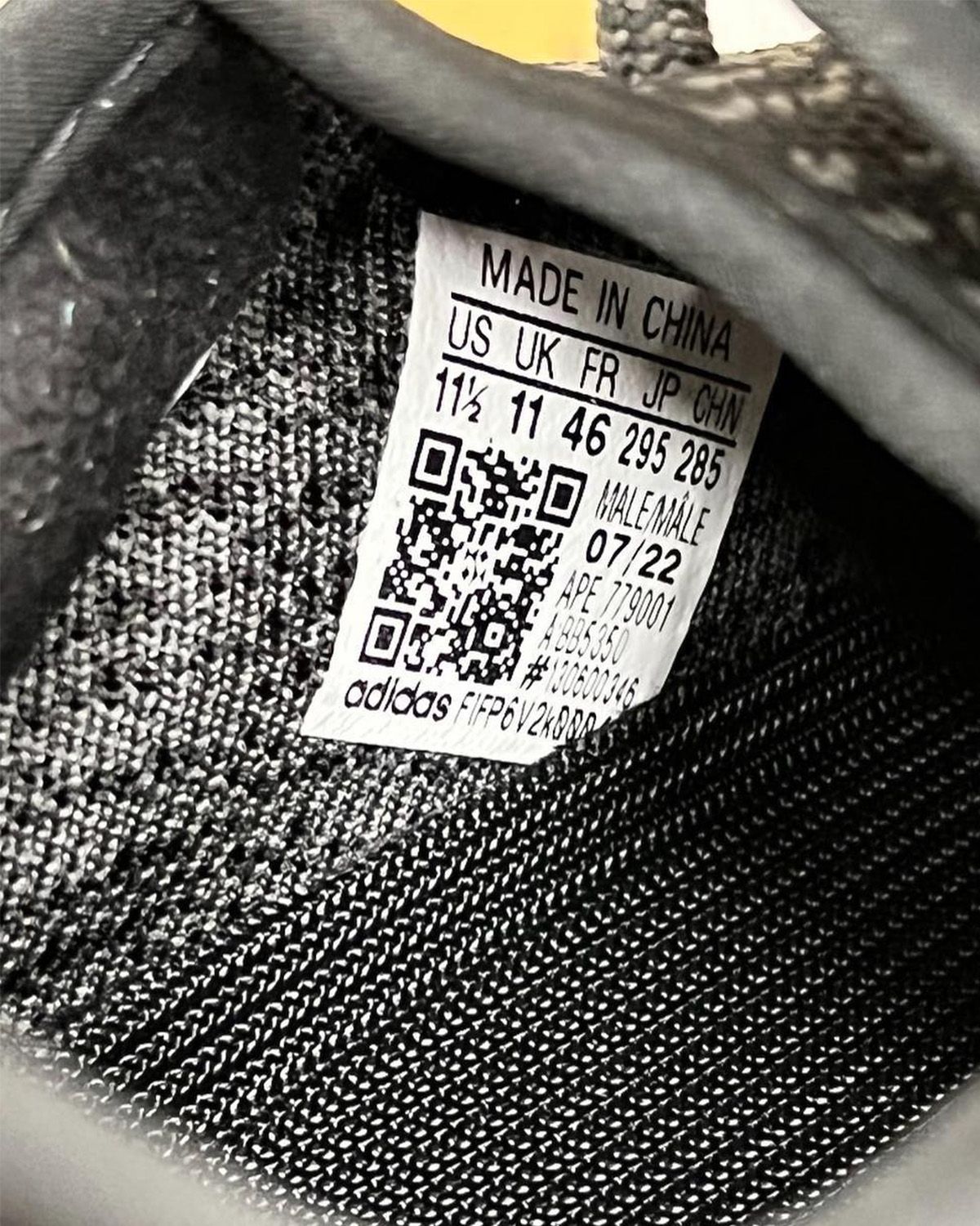 Yeezy pirate cheap black size tag