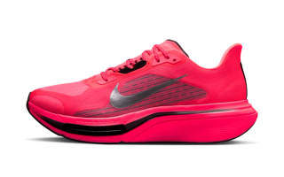 Men's Nike Pegasus Plus 2 "Flash Crimson" (SKU: IM2541-600). Photo via Nike.