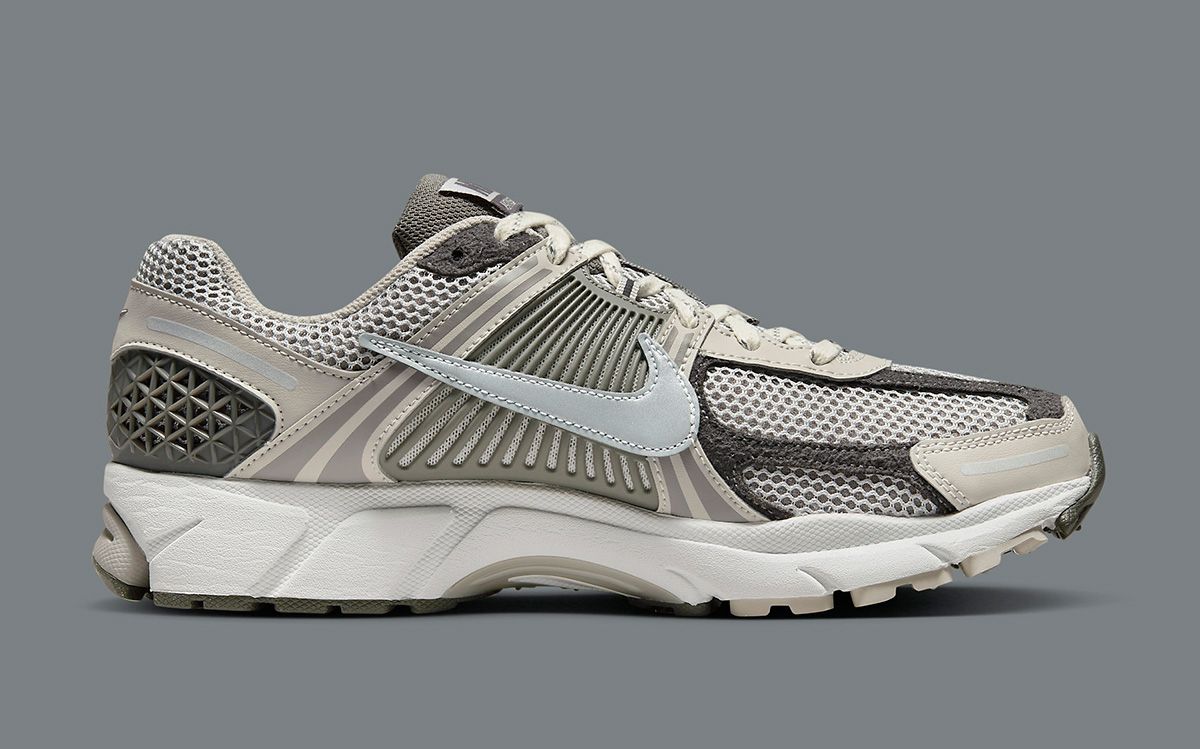 ◆送料無料◆NIKE ZOOM VOMERO 5 BONE BEIGE◆大人気◆正規品◆ Where to Buy the Nike Zoom Vomero 5 “Bone Beige” | House of