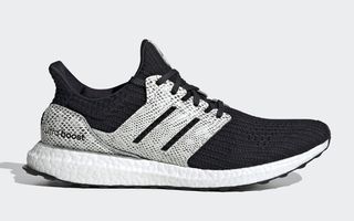 adidas Ultra BOOST Snakeskin FX8933 1