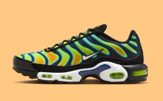 Lateral angle of Nike's Air Max Plus in a "Black/Sundial/Neon Yellow" makeover nicknamed "Heatmap."