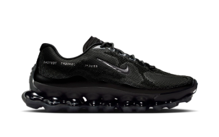 fragment design's Nike Air Liquid Max in a "BlackAnthracite" color scheme.