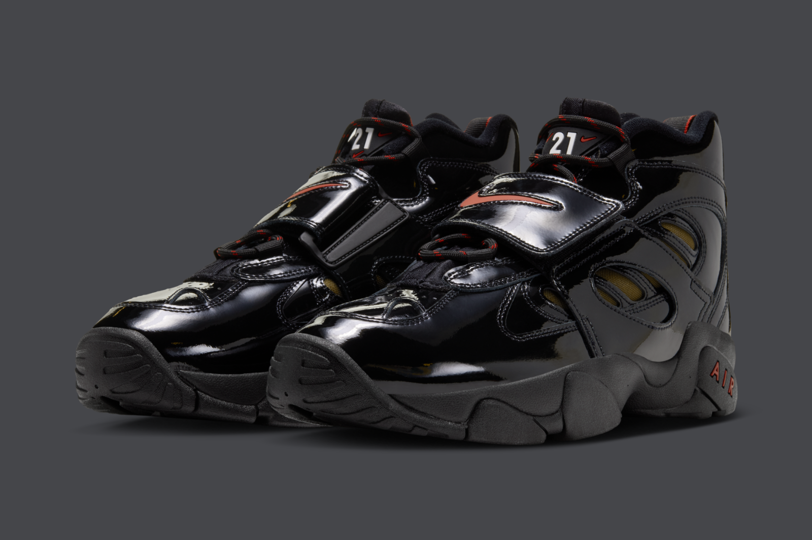 Nike Air Diamond Turf 2 “Patent Black” Drops Nov. 13