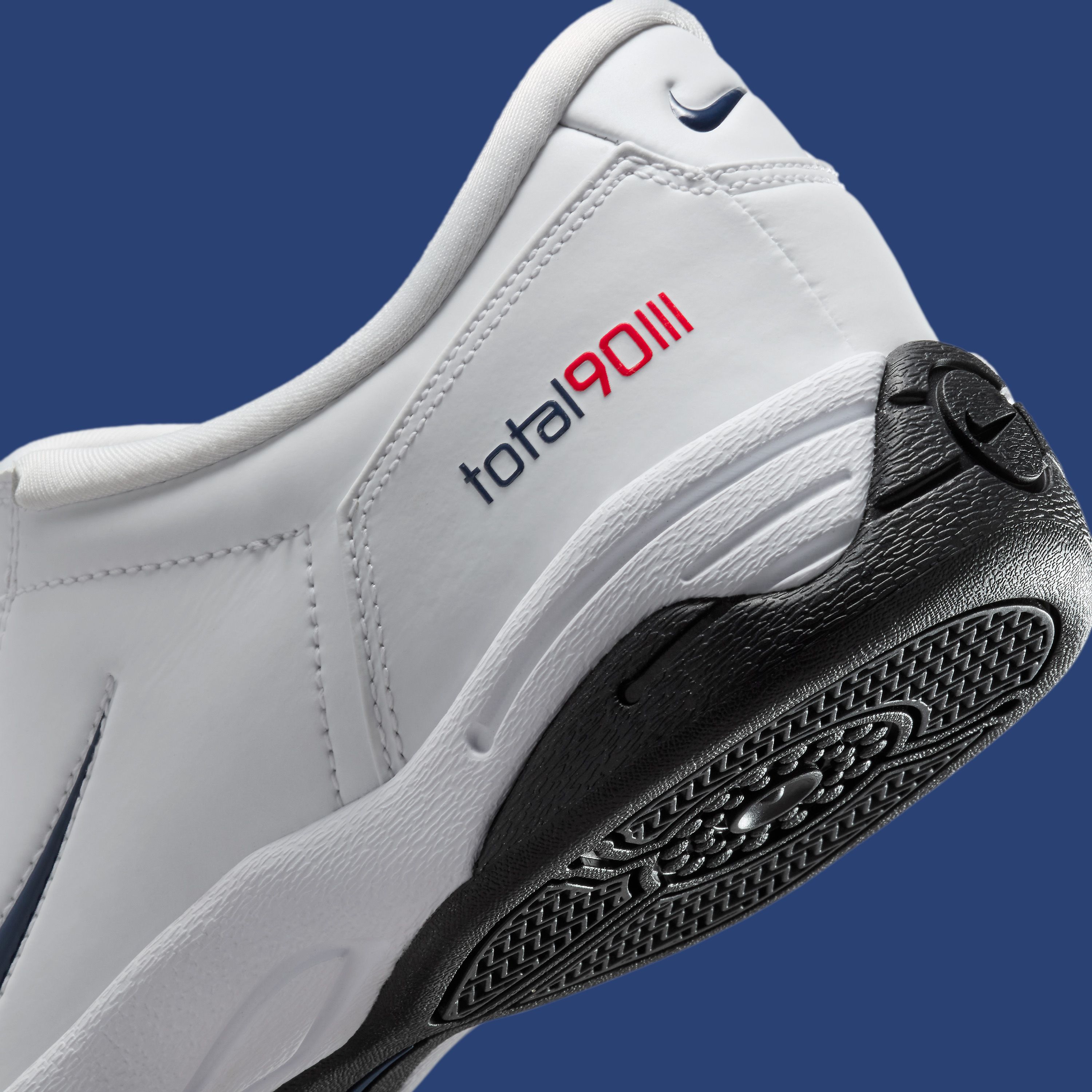 NIKE x Paris Saint-Germain ☆ Total 90 ファン必見の一足 PSG's Nike Total 90 III Collab Opts for a Clean 