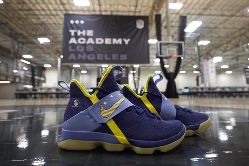 Nike skills shop academy shoes