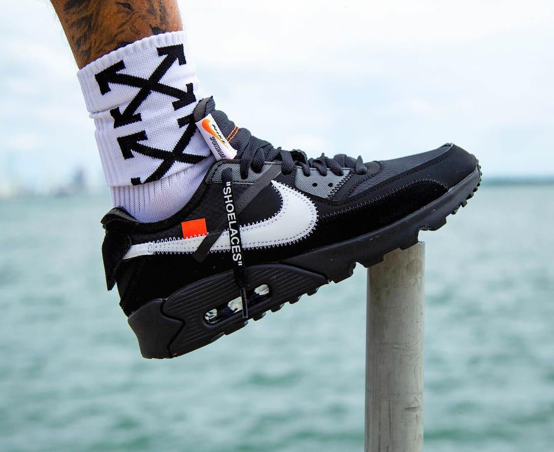 Off white am 90 black hotsell