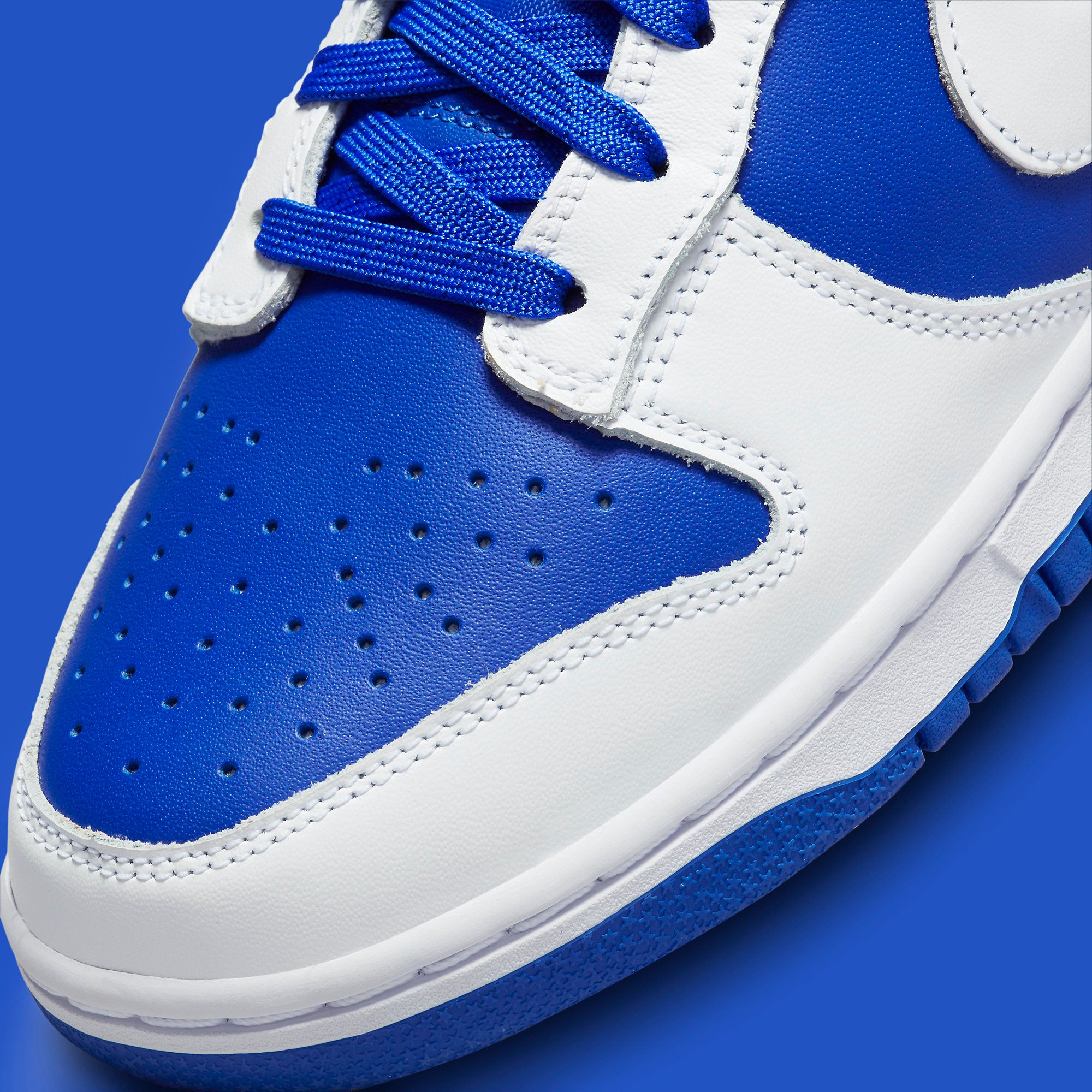 Where to Buy the Nike Dunk Low “Reverse Kentucky” | House of