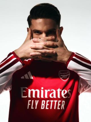 Viktor Gyökeres for Arsenal 26/27 Home kit by adidas. Photo via adidas.