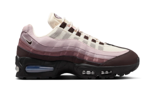 Original pair of the Nike Air Max 95 "Comet" via GOAT.