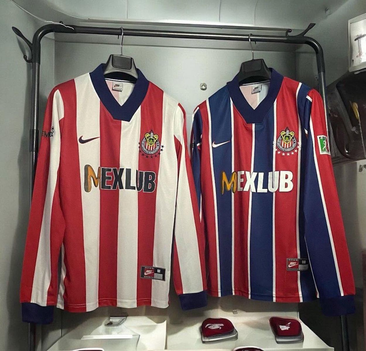 Chivas de Guadalajara Winter 1997 Home & Away Jerseys by Nike. Photo via Historia Chivas on Facebook.
