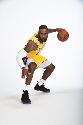 Lebron James nike lebron 16