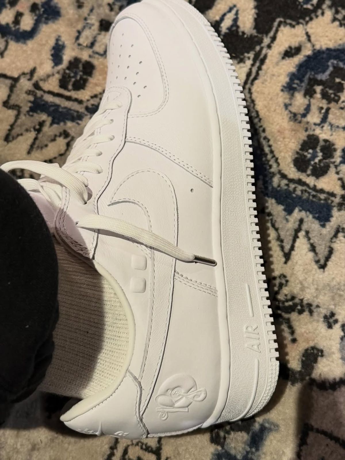Nike Air Force 1 Reasonable Doubt widok boczny
