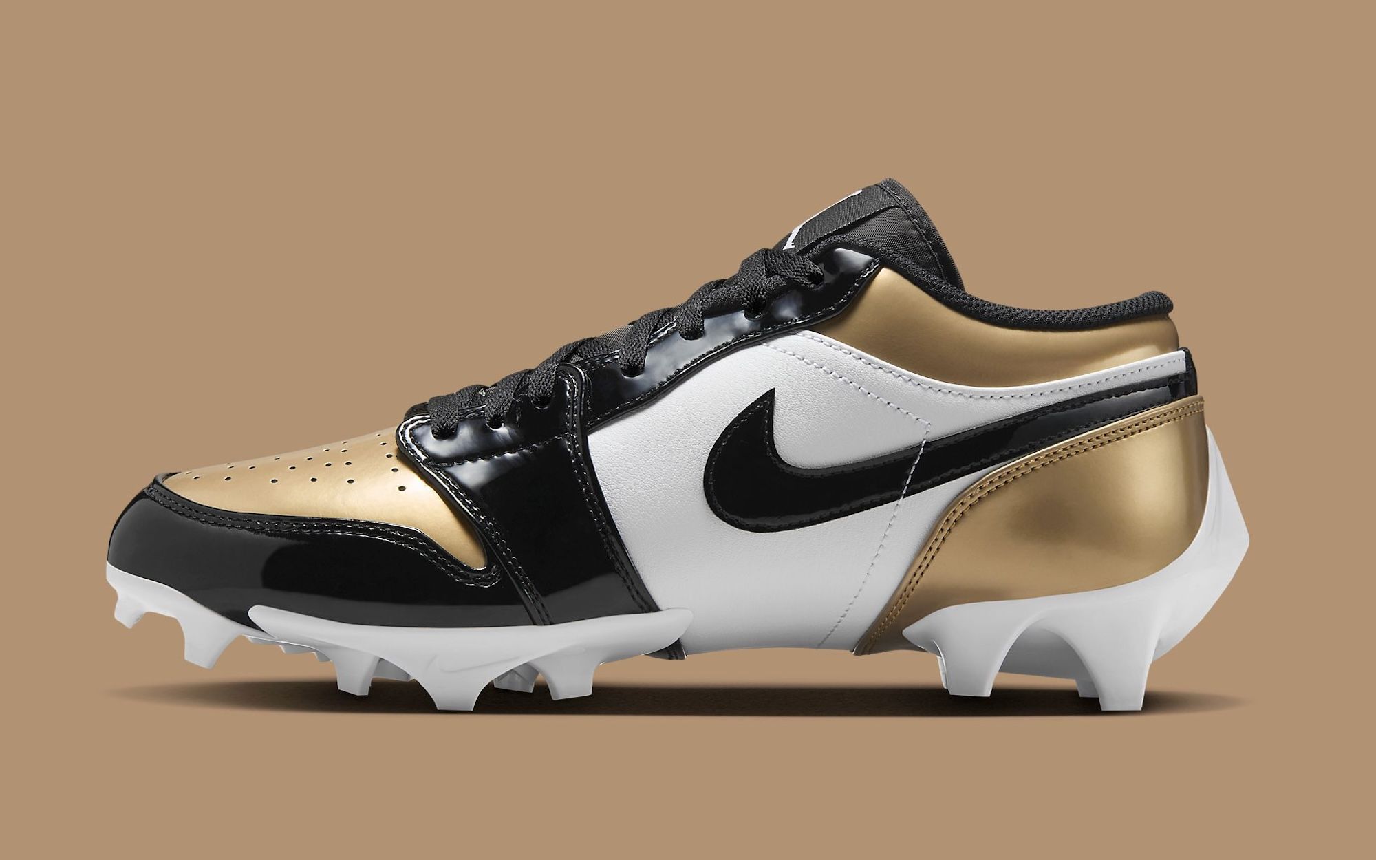 jordan 1 low cleats on feet