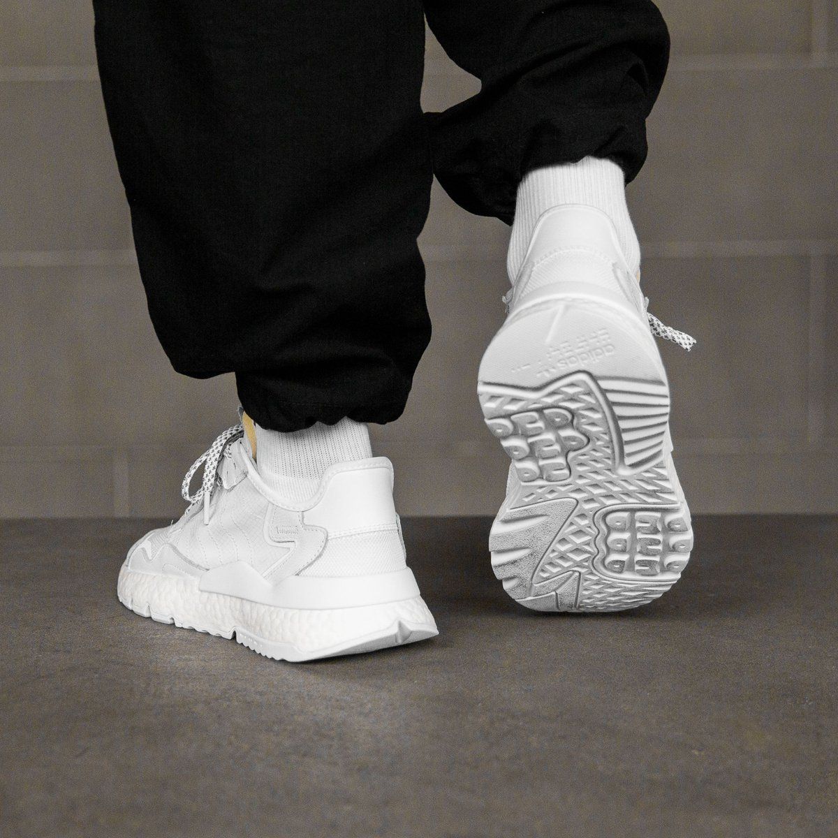 Triple white nite store jogger