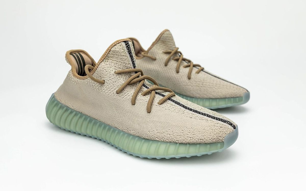 Detailed Looks YEEZY 350 V2 Leaf House of Heat