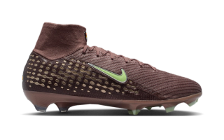 Kylian Mbappé's Nike Mercurial Superfly 10 Elite FG "Plum Eclipse" football boots.