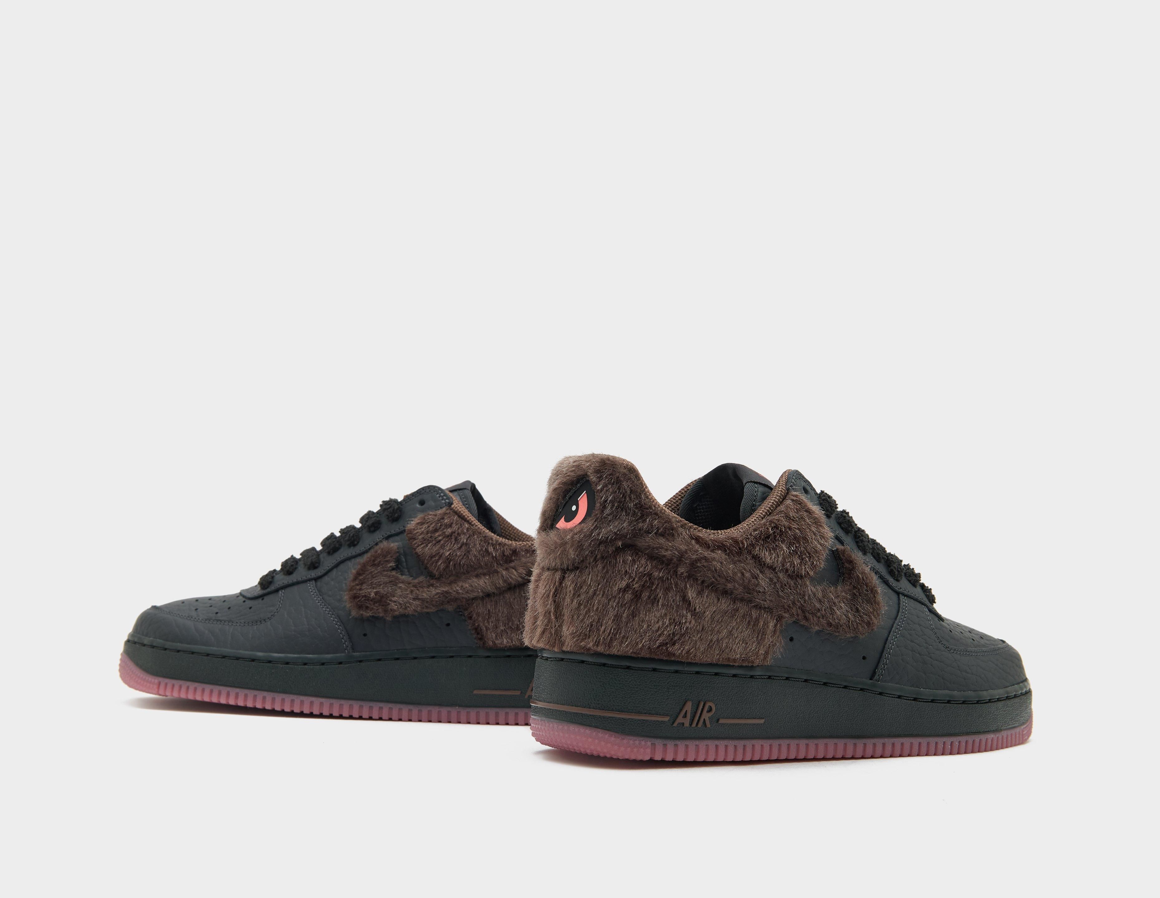 MetroCard-inspired hangtag on the "NYC Rat" Nike Air Force 1 '01. Photo via JD Sports.