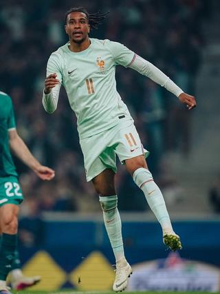 Michael Olise wearing Nike Hypervenom Phantom III. Photo via Equipe de France de Football.