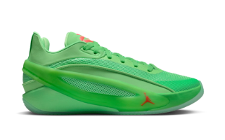 Jordan Luka 5 "Viper Edge" basketball shoe in a "Illusion Green/Infrared 23" color scheme.