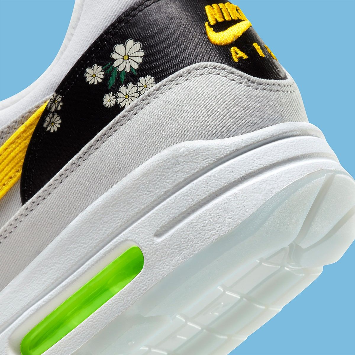 nike daisy pack