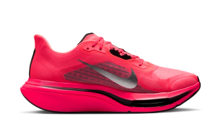Men's Nike Pegasus Plus 2 "Flash Crimson" (SKU: IM2541-600). Photo via Nike.