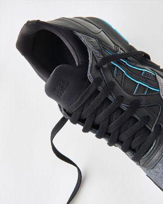 zapatillas de running Black ASICS minimalistas 10k entre 60 y 100