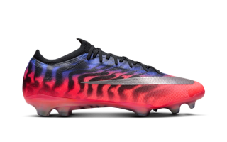 Scorpion-inspired, multi-colored Nike Mercurial Vapor 17 Elite FG football boots.
