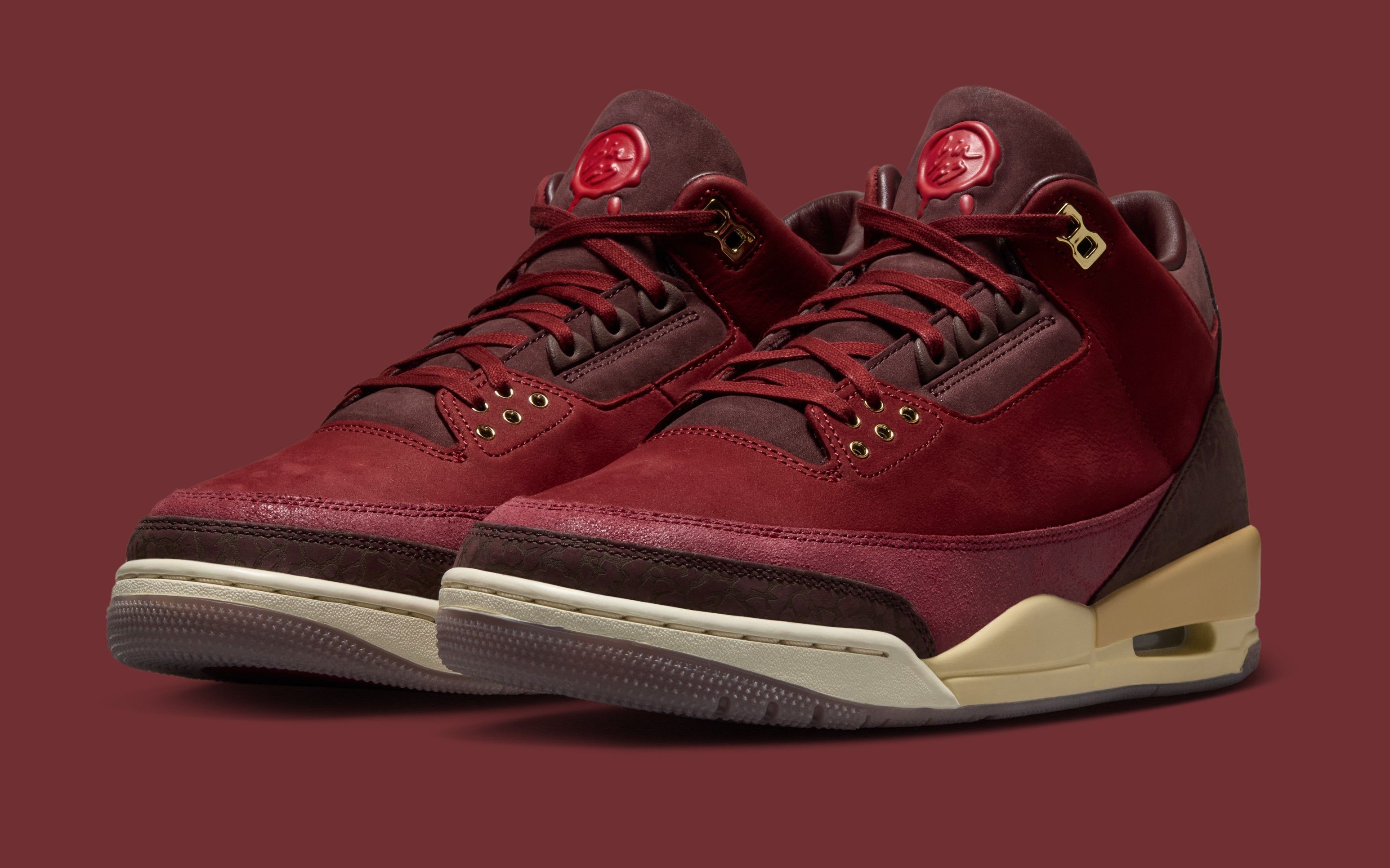 supreme NIKE Air JORDAN コラボ Updated Look at the Supreme x Air Jordan 1 High Collab
