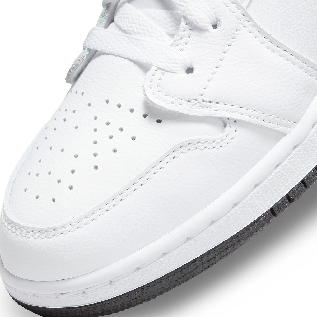 jordan 1 mid hornets footlocker