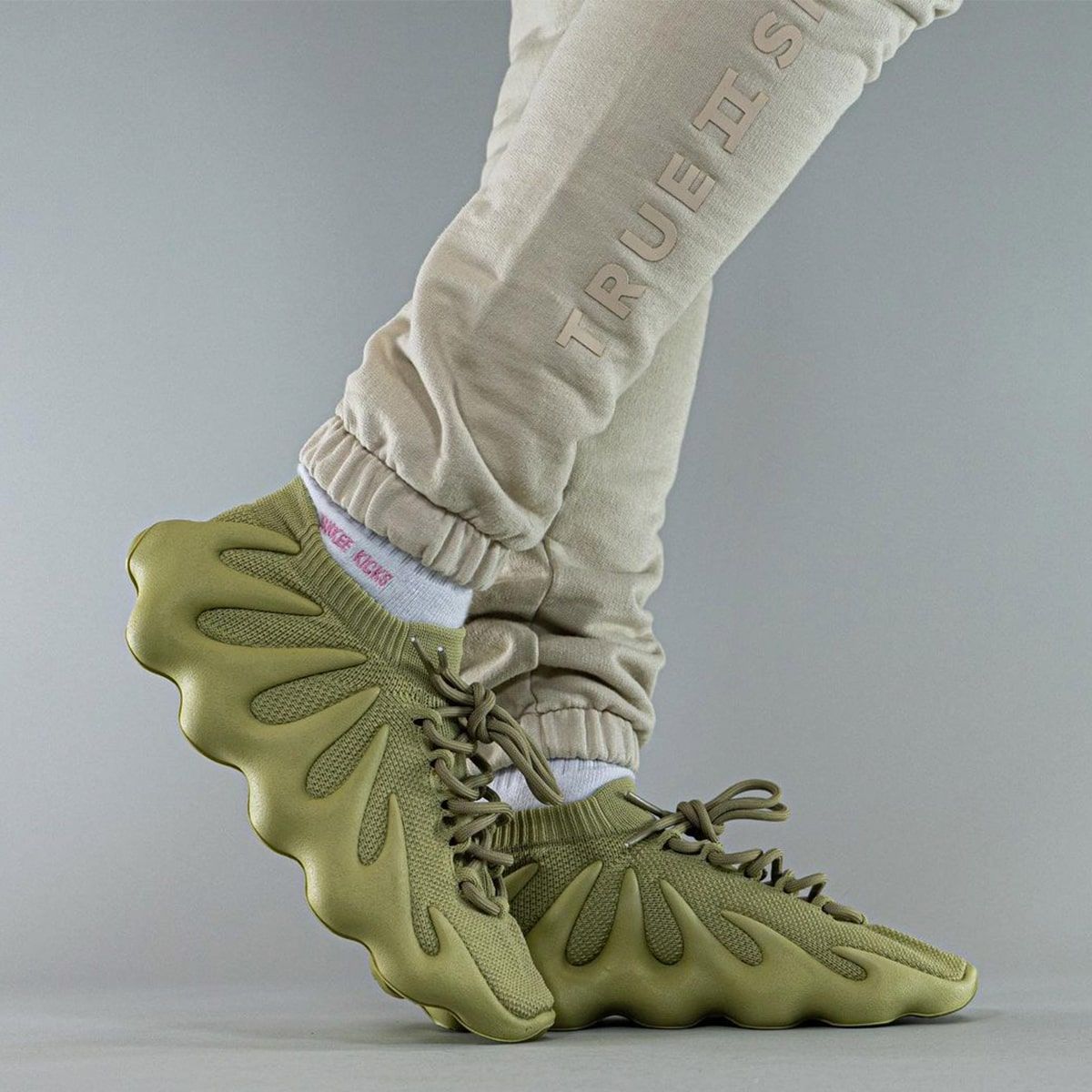Adidas arianna cloudfoam 38.5р | Where to Buy the YEEZY 450 “Resin ...