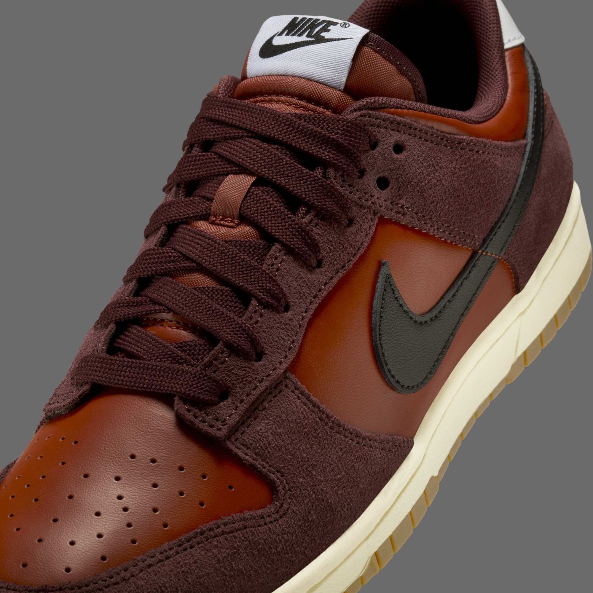 ◆正規品◆NIKE DUNK LOW RETRO SE MARS STONE◆関税込◆人気◆ The Nike Dunk Low “Mars Stone” Pairs Suede and Leather for