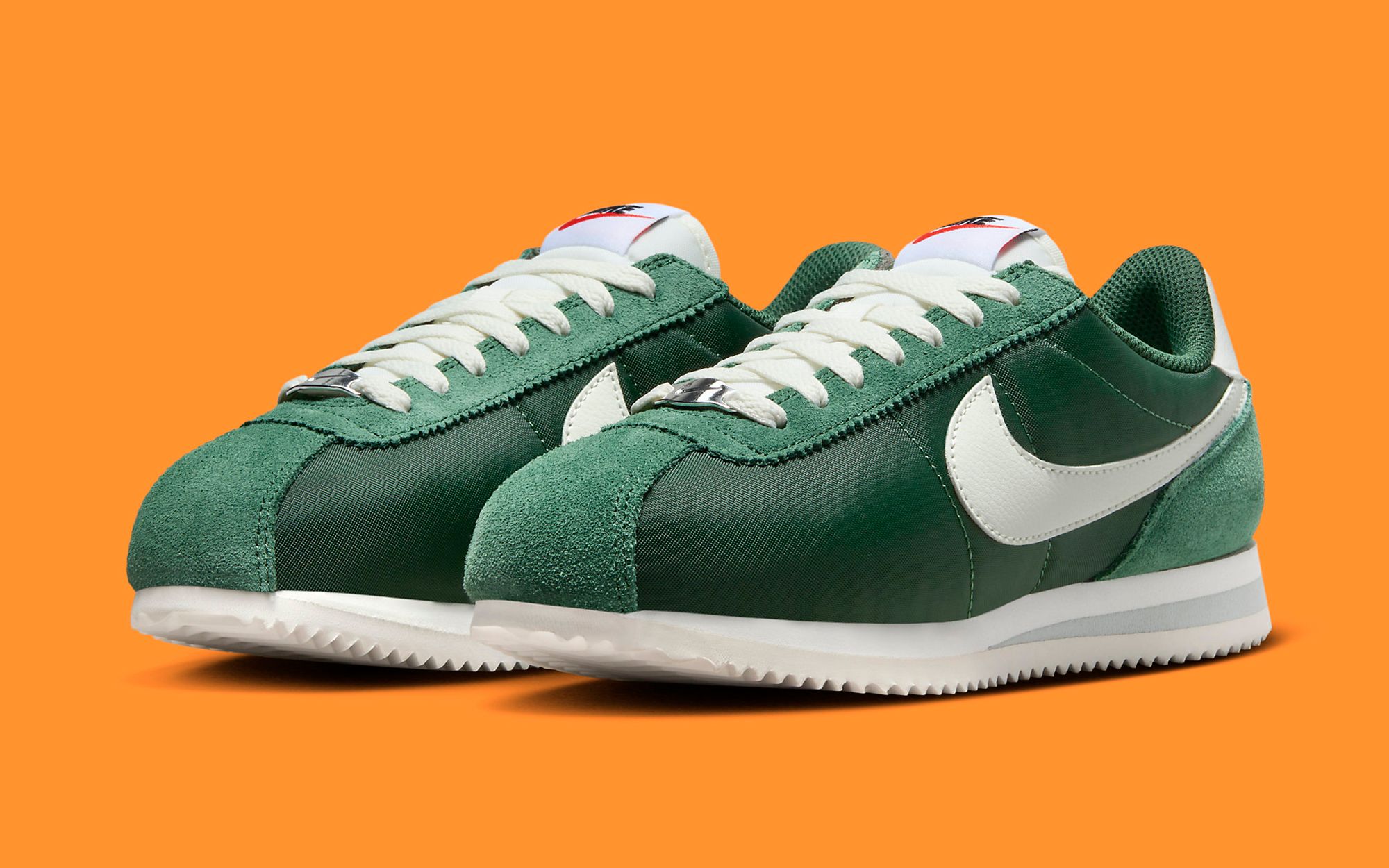 Nike cortez silver on sale swoosh