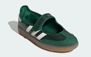 Kids' adidas Samba Jane Sequin "Dark Green" (SKU: LB0489). Photo via adidas.