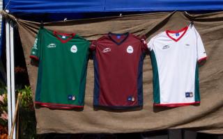 Atlética's three 2002 Mexico Jersey Reissues (Home, Third, Away). Photo via Atlética/MARGO STUDIO.