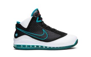 Where to Buy the Nike LeBron 7 “Red Carpet”