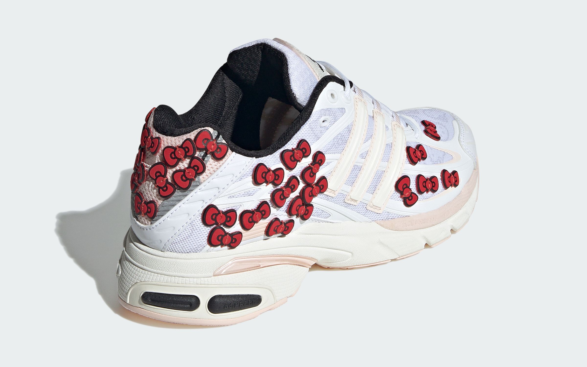 【adidas】ADISTAR CUSHION XハローキティANNIVERSARYスニーカー SHOES - Adistar Cushion x Hello Kitty Anniversary Shoes