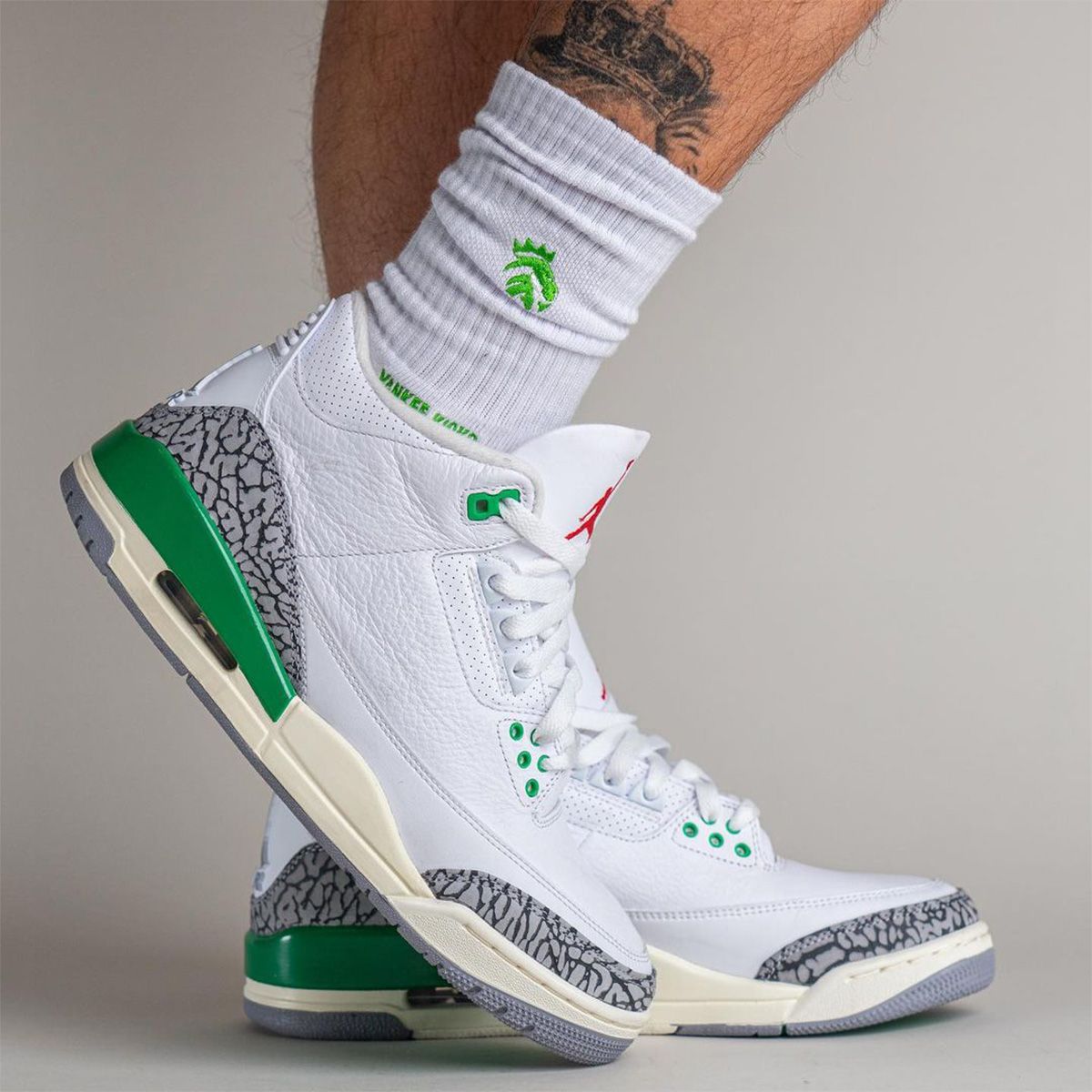 Green and white hot sale jordan 3