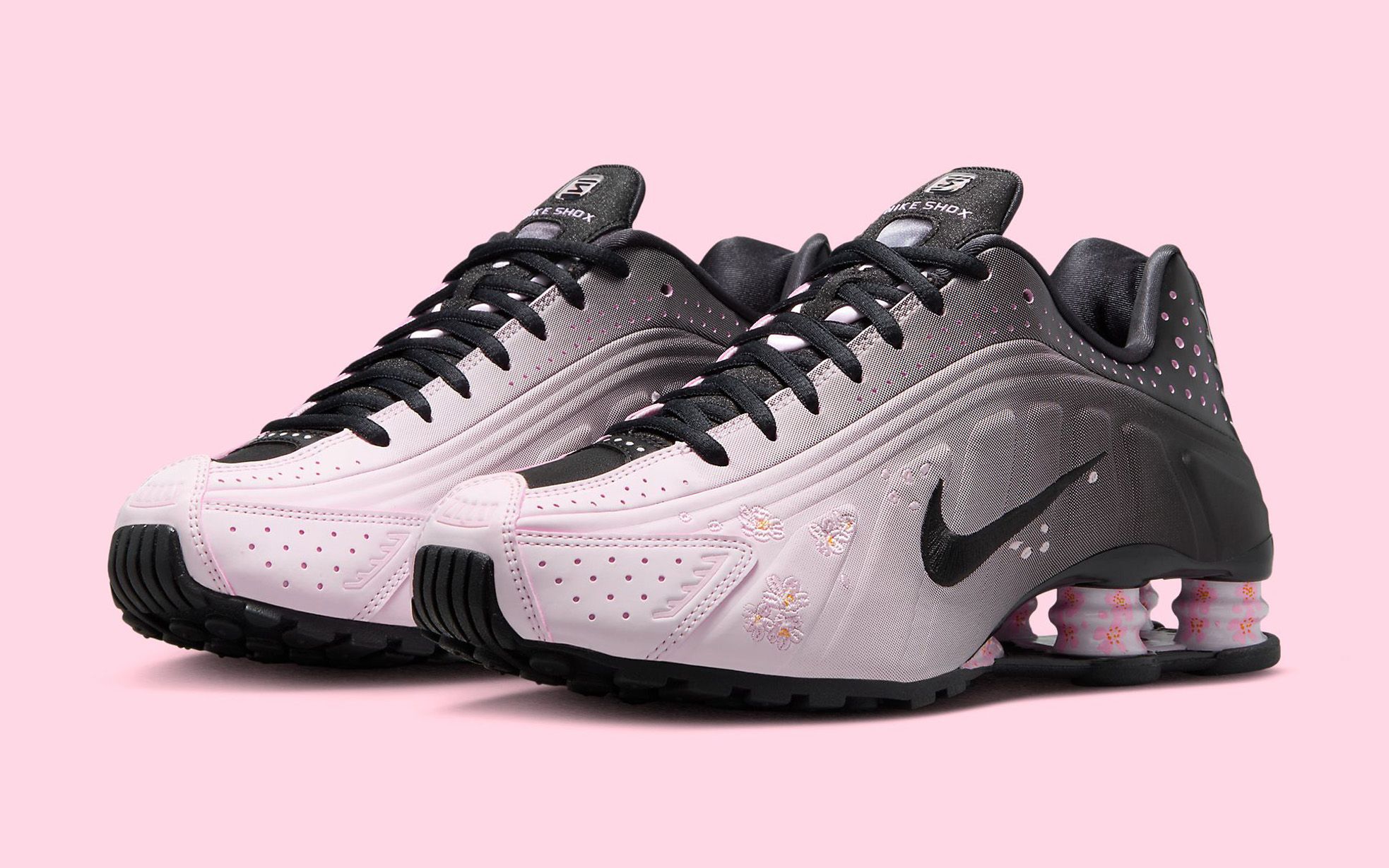 【Nike】Shox R4 Trainers ショックス スニーカー Regal Pink The 'Regal Pink' Nike Shox R4 Is Ready for Japan's Sakura