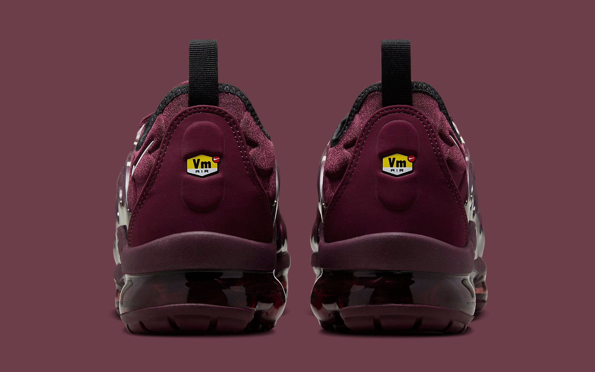 Maroon vapormax store plus