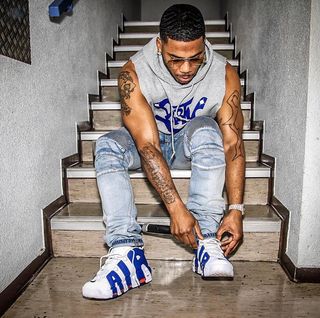 nelly nike air more uptempo knicks