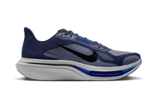 Men's Nike Pegasus Plus 2 "Midnight Navy" (SKU: IM2541-400). Photo via Athletic Annex.