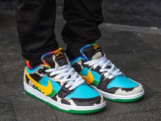 ben and jerrys nike sb dunk chunky dunky cu3244 100 on foot look 1
