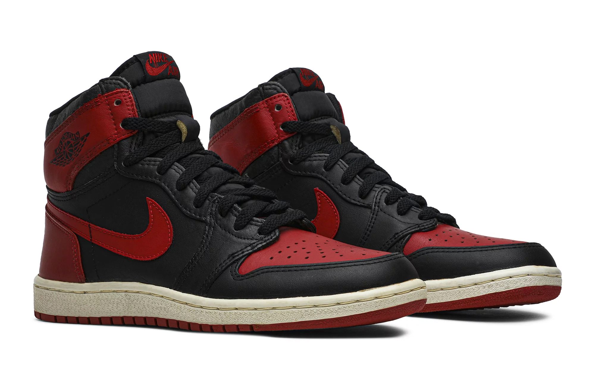 Detailed Look Air Jordan 1 High 85 Bred House of Heat