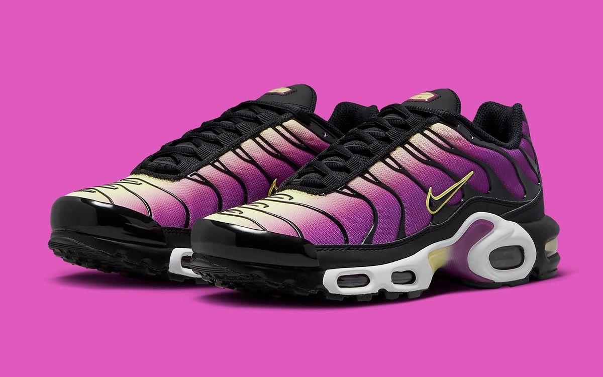 Air max plus clearance pink and blue camo